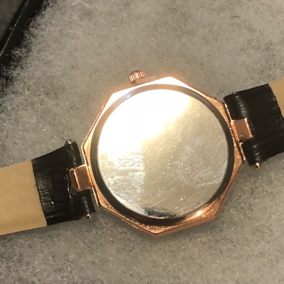 Watch - Picture 3 of 5